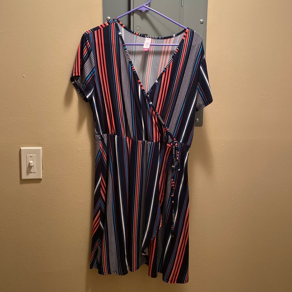 Wrap around dress, blue, pink, white. Super cute!